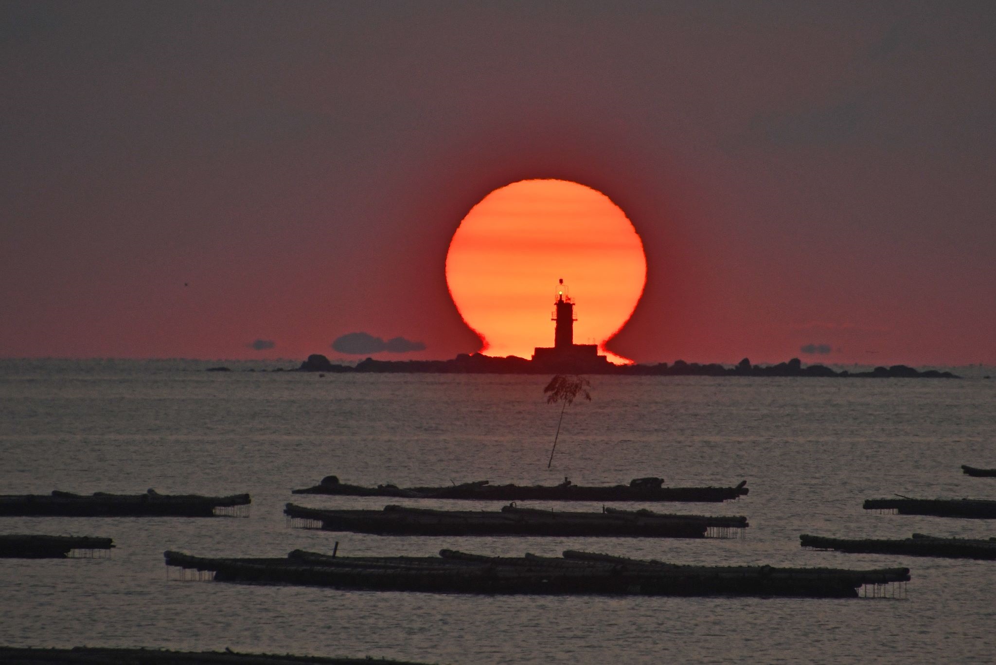 錦海湾湾の達磨太陽 朝陽 日の出日の入時刻 方角マップ