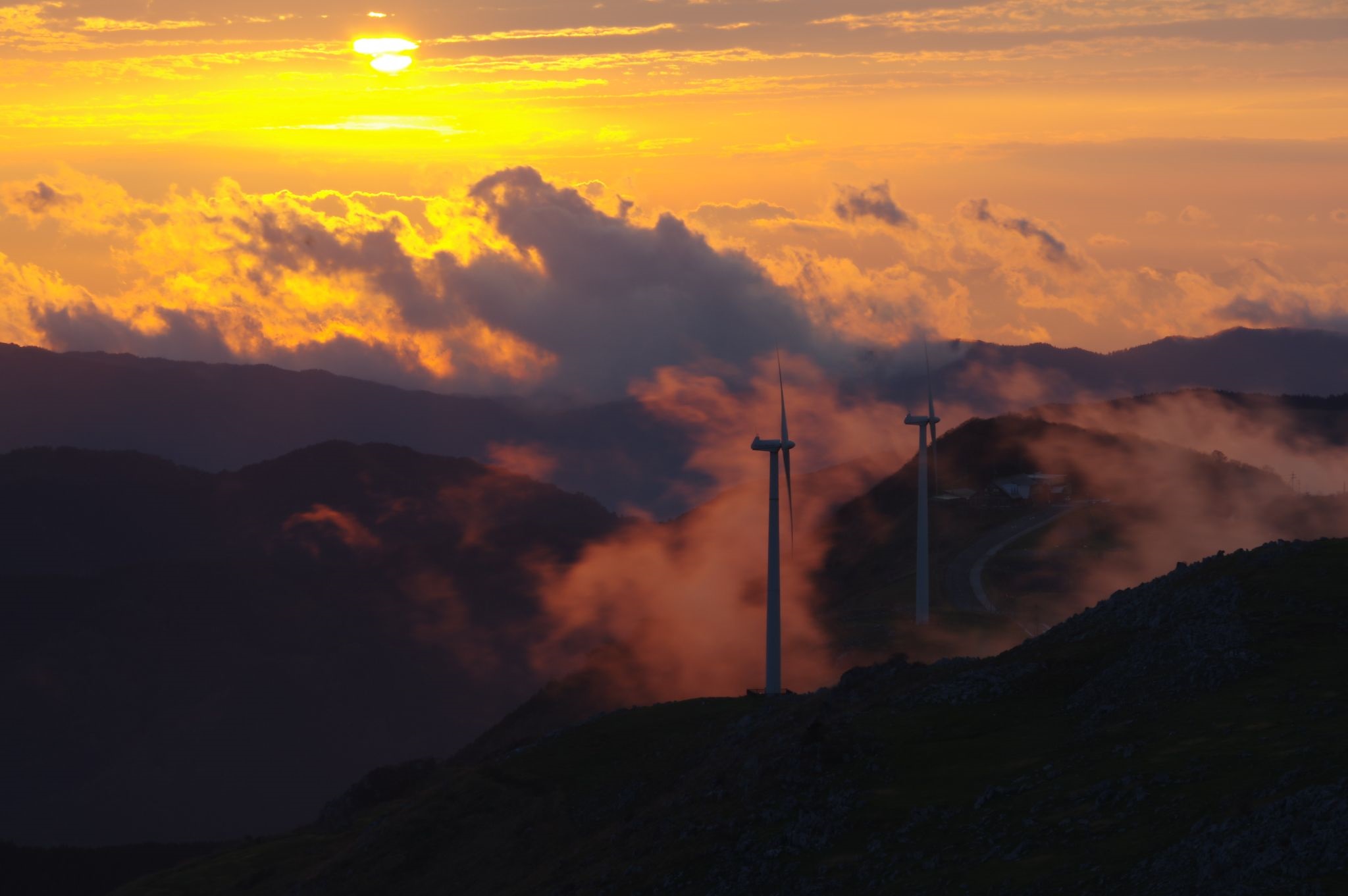 四国カルストの夕景 - 日の出日の入時刻・方角マップ